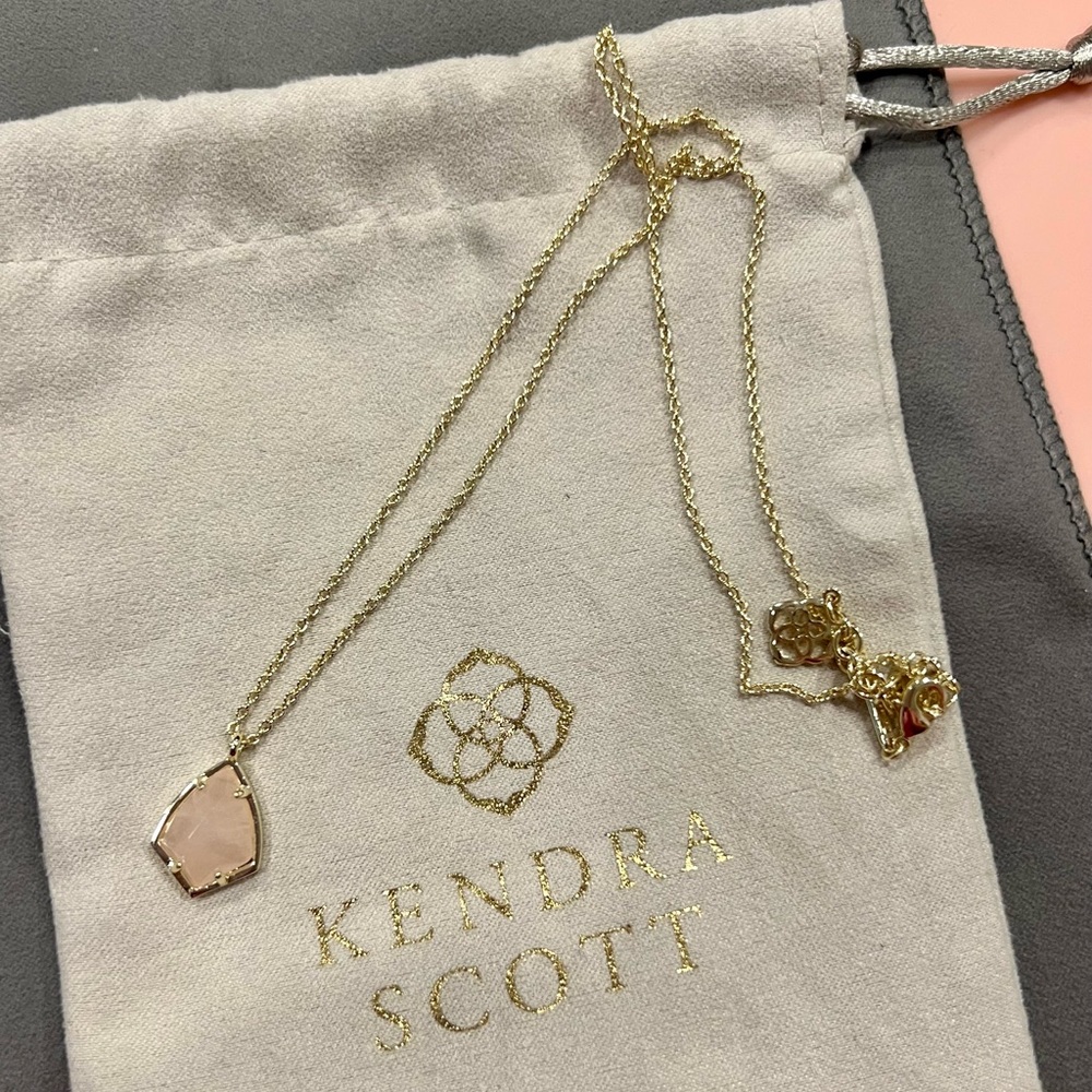 BRAND NEW Kendra Scott Gold Pendant